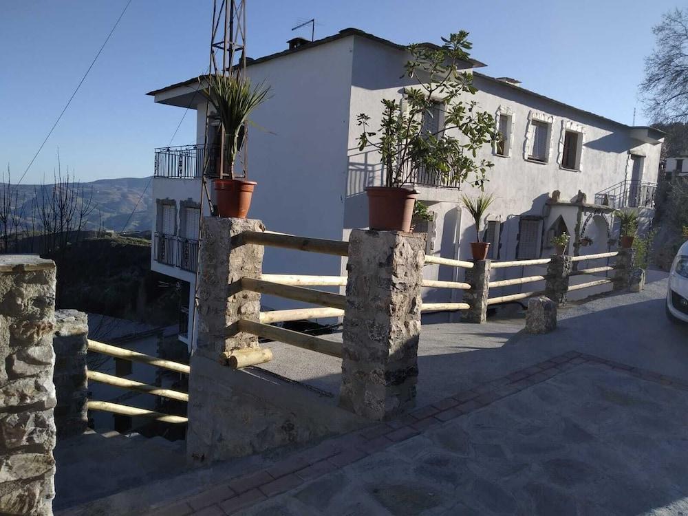 Alojamiento Rural Mirador Del Avellano Alpujarra De La Sierra Ngoại thất bức ảnh